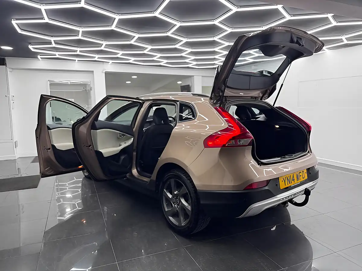 Used 2014 Volvo V40 Cross Country Lux Bronze - Interior and Exterior details 8