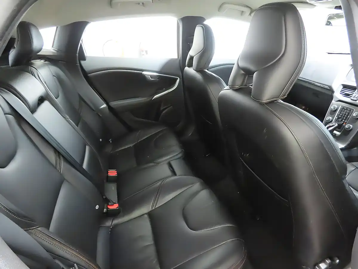 Used 2014 Volvo V40 Cross Country Lux Bronze - Interior and Exterior details 10