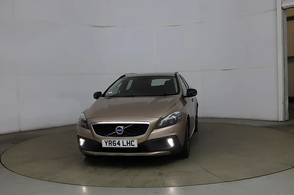 Used 2014 Volvo V40 Cross Country Lux Bronze - Interior and Exterior details 2