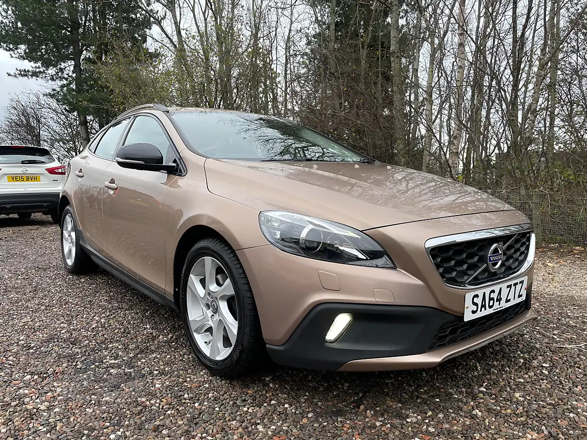 Used 2014 Volvo V40 Cross Country Lux Bronze - Front View