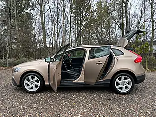 Used 2014 Volvo V40 Cross Country Lux Bronze - Interior and Exterior details 8