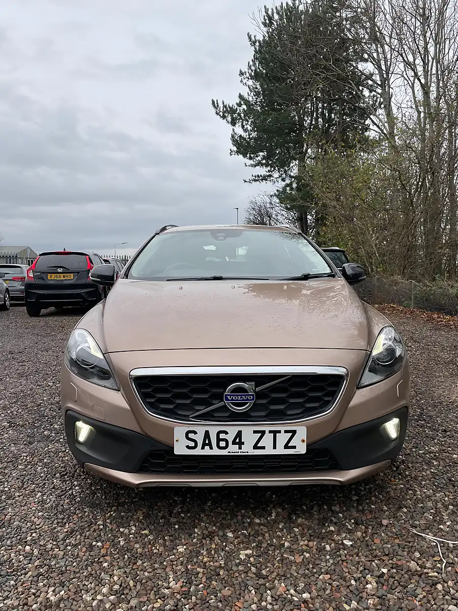 Used 2014 Volvo V40 Cross Country Lux Bronze - Interior and Exterior details 9