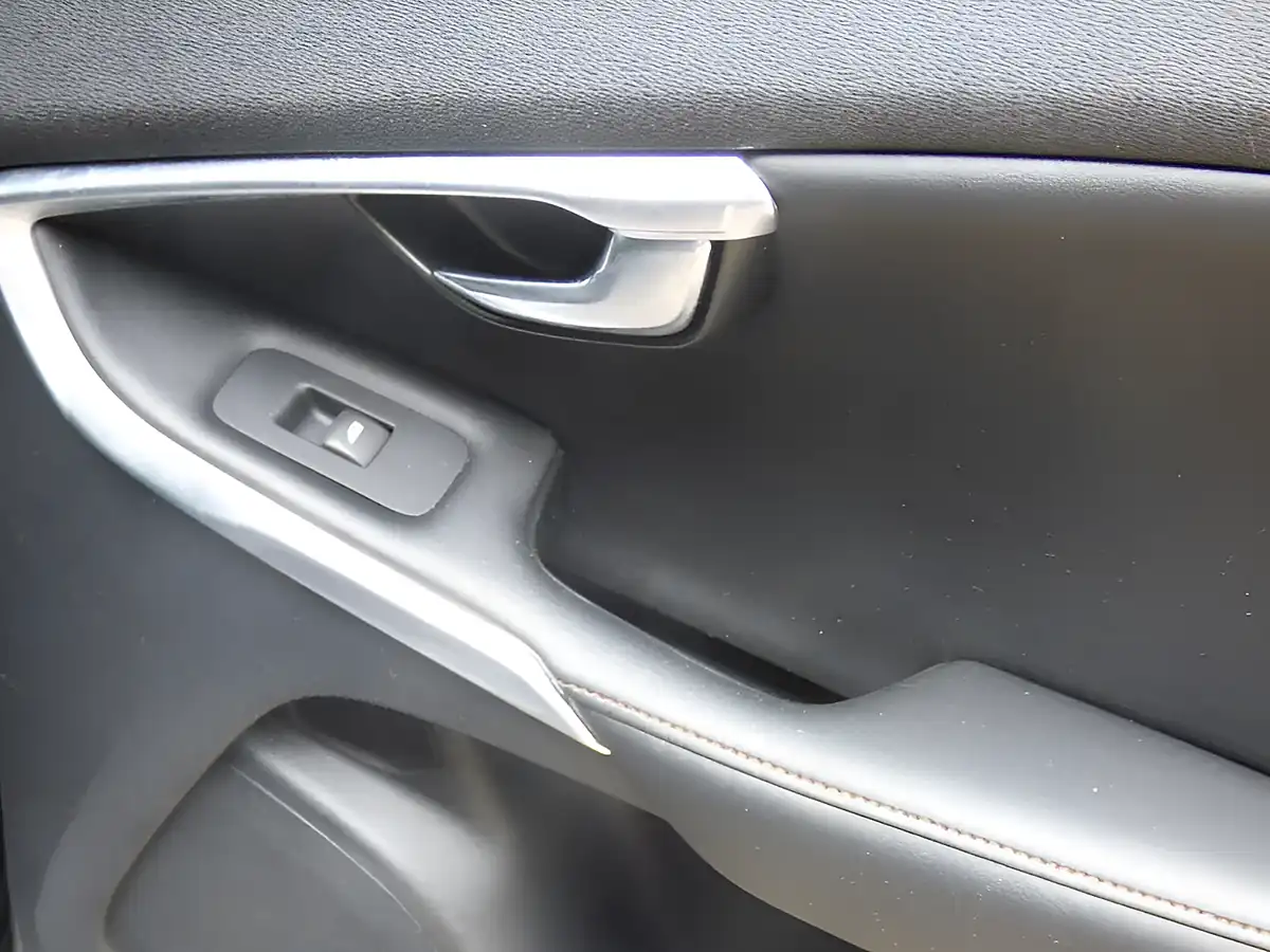 Used 2014 Volvo V40 Cross Country Lux Grey - Interior and Exterior details 16