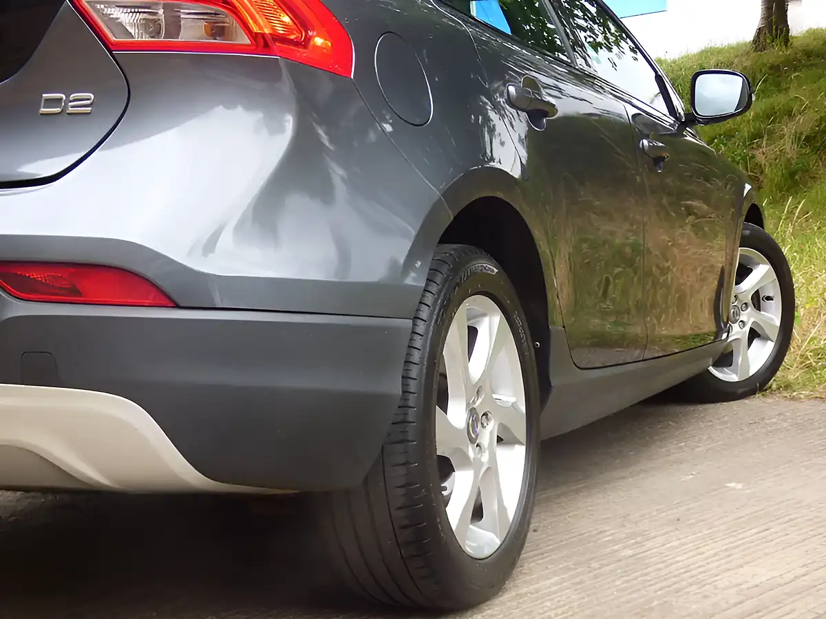 Used 2014 Volvo V40 Cross Country Lux Grey - Interior and Exterior details 18
