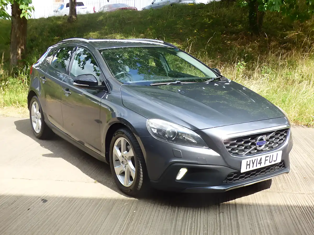 Used 2014 Volvo V40 Cross Country Lux Grey - Interior and Exterior details 4