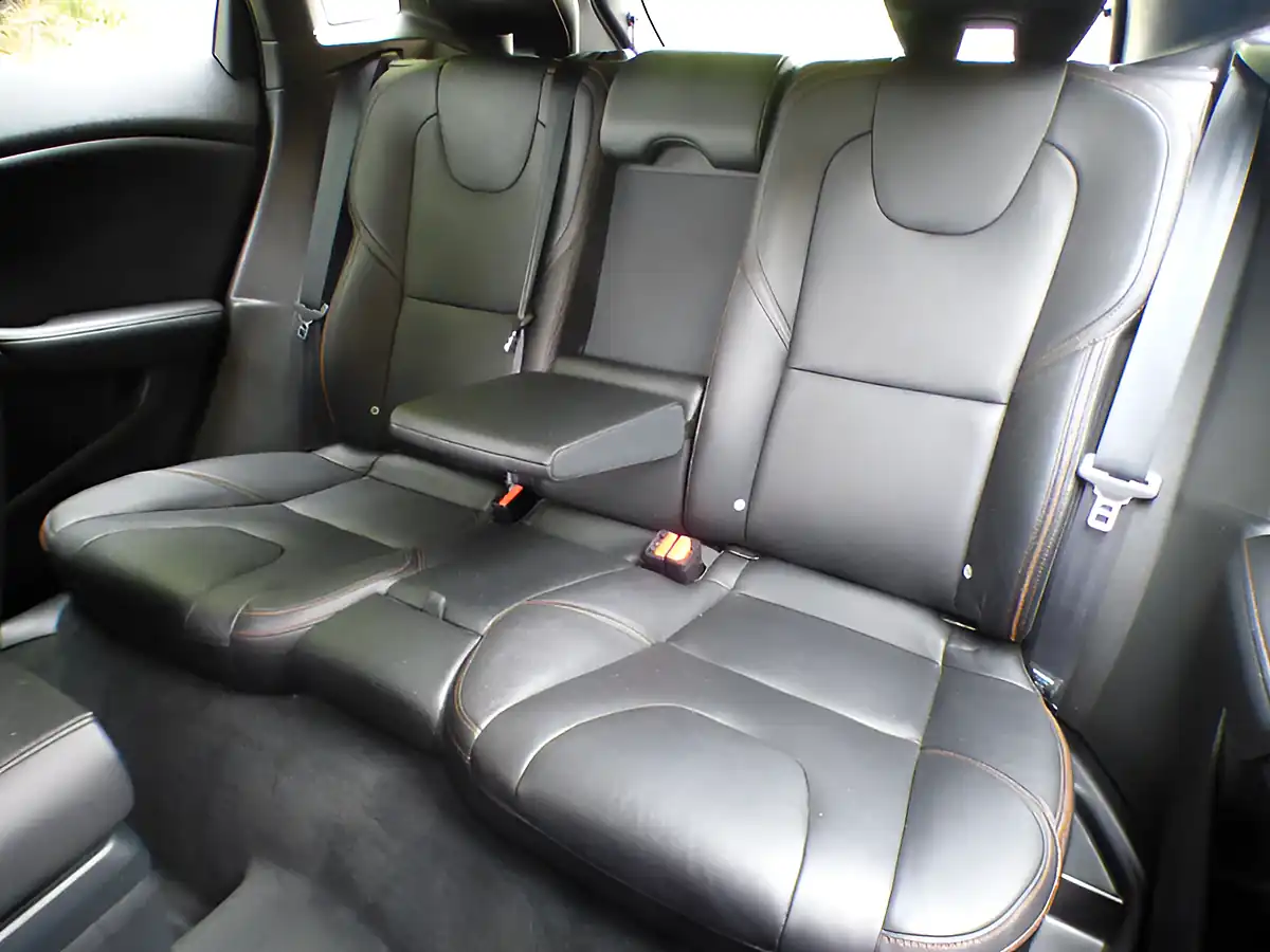 Used 2014 Volvo V40 Cross Country Lux Grey - Interior and Exterior details 5