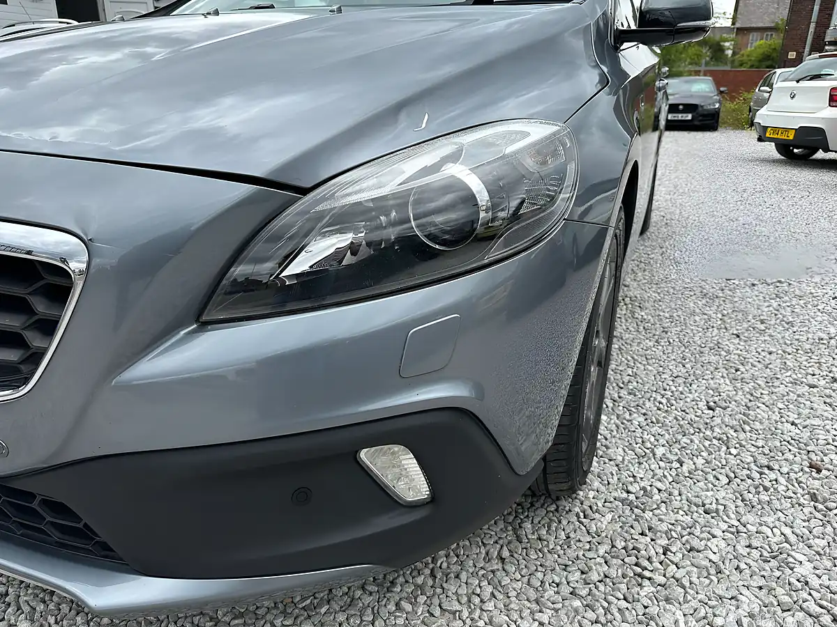 Used 2014 Volvo V40 Cross Country Lux Grey - Interior and Exterior details 12