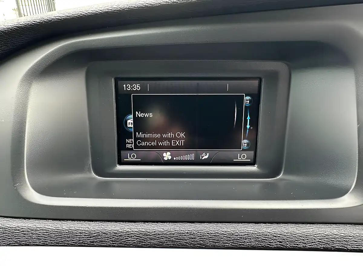 Used 2014 Volvo V40 Cross Country Lux Grey - Interior and Exterior details 15