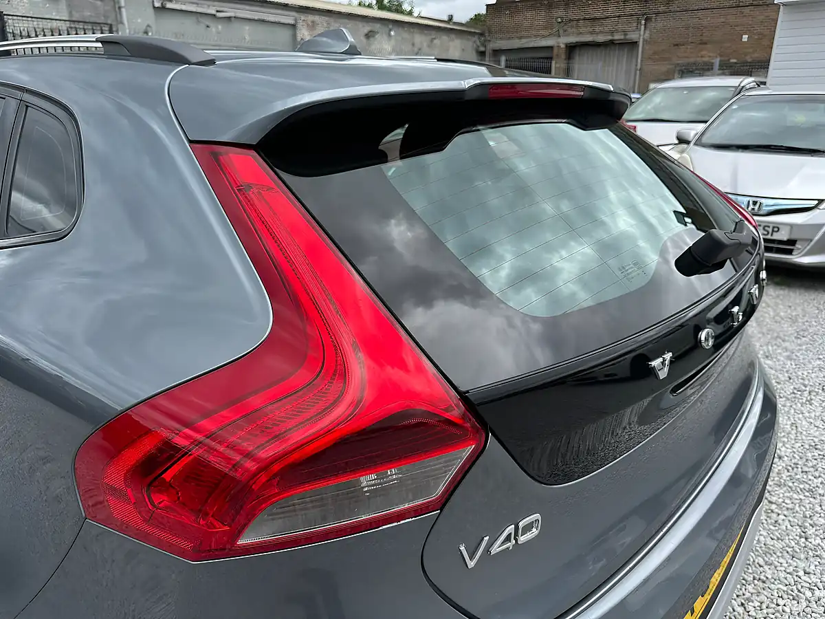 Used 2014 Volvo V40 Cross Country Lux Grey - Interior and Exterior details 18