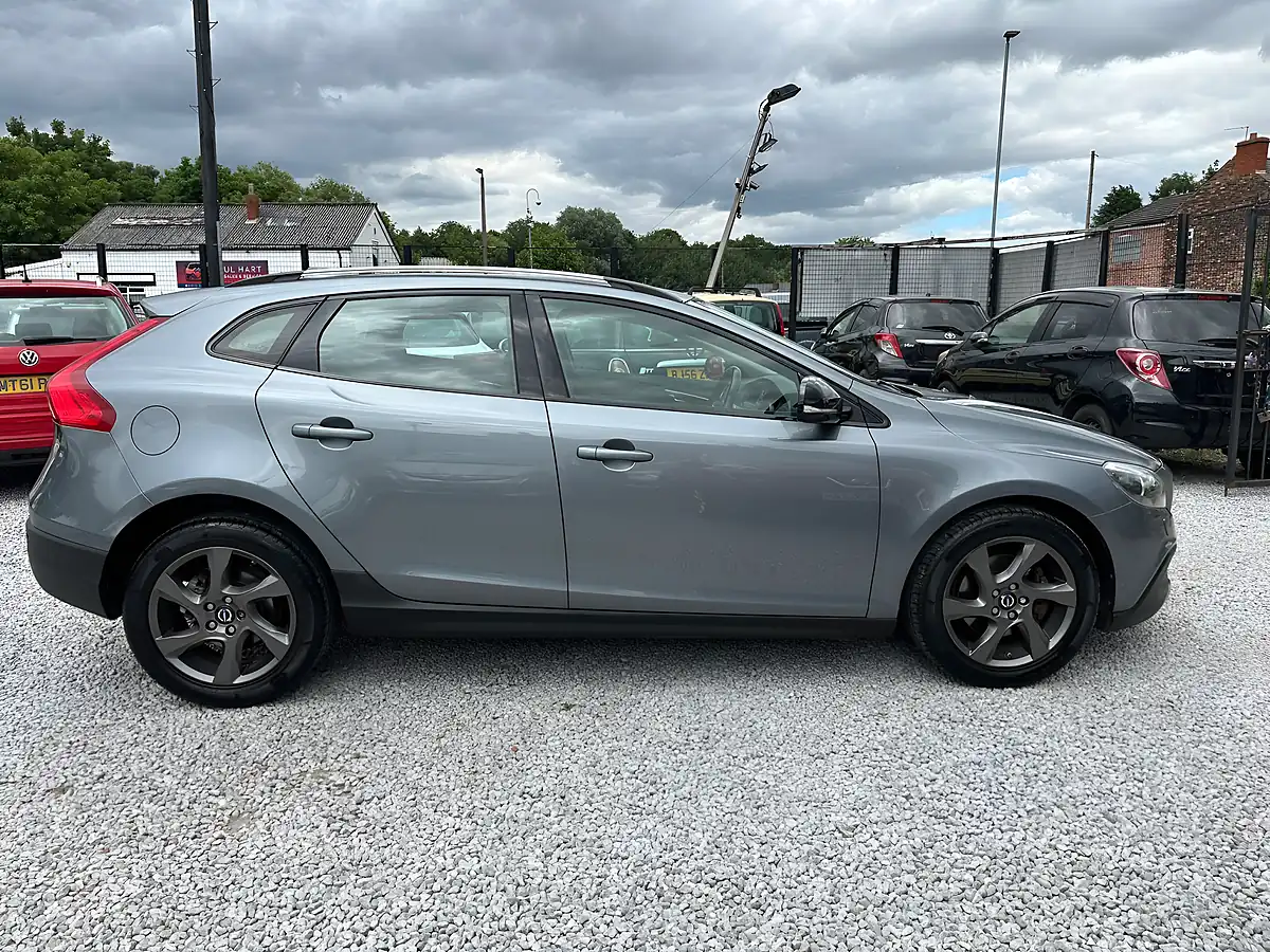 Used 2014 Volvo V40 Cross Country Lux Grey - Interior and Exterior details 4