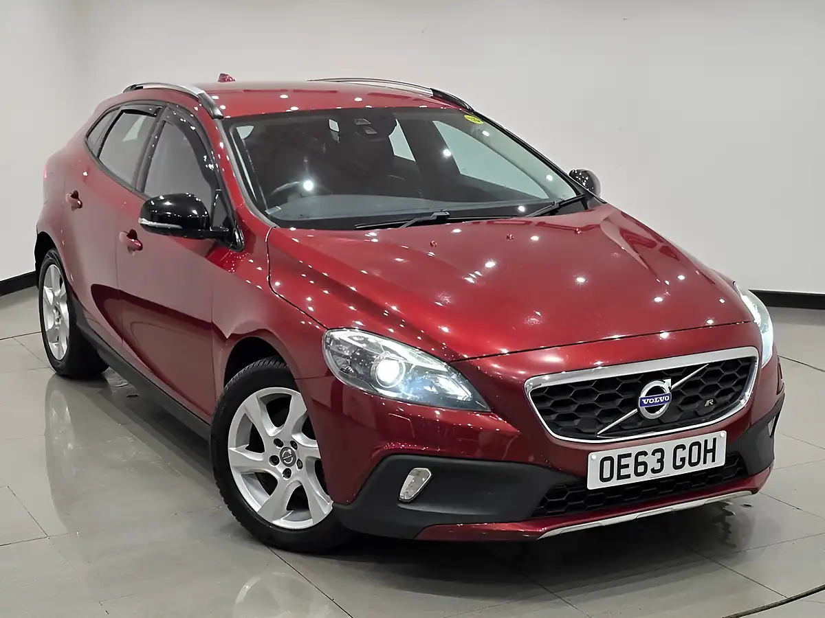 Used 2014 Volvo V40 Cross Country Lux Red - Interior and Exterior details 10