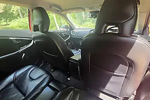 Used 2014 Volvo V40 Cross Country Lux Red - Interior and Exterior details 12