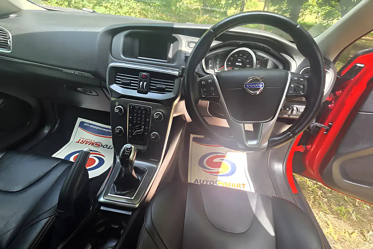 Used 2014 Volvo V40 Cross Country Lux Red - Interior and Exterior details 17