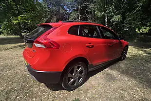Used 2014 Volvo V40 Cross Country Lux Red - Interior and Exterior details 7