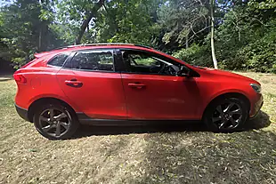 Used 2014 Volvo V40 Cross Country Lux Red - Interior and Exterior details 8