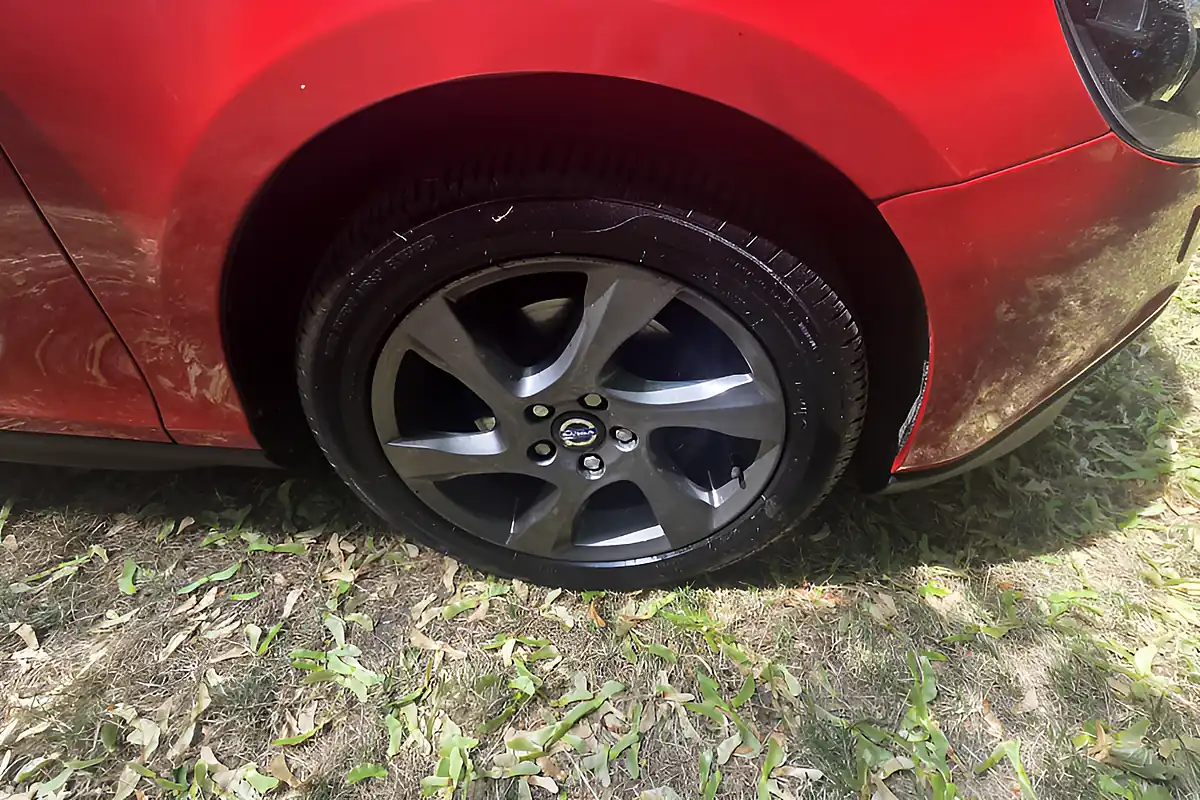 Used 2014 Volvo V40 Cross Country Lux Red - Interior and Exterior details 9