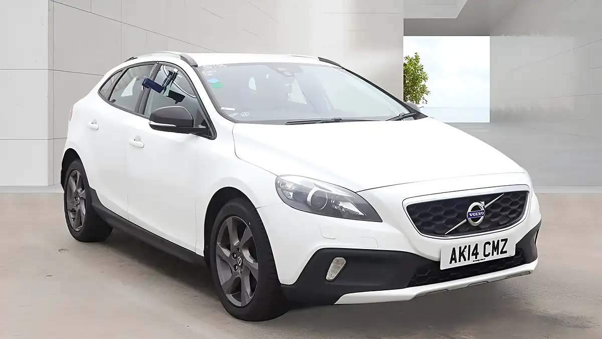 Used 2014 Volvo V40 Cross Country Lux White - Interior and Exterior details 11