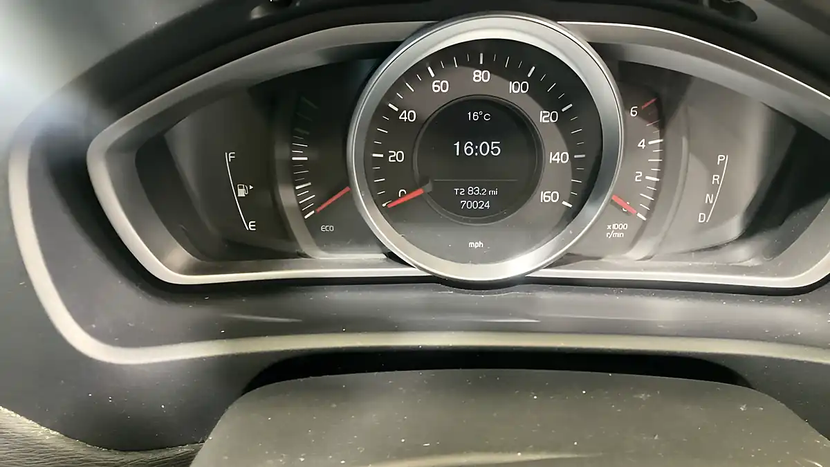 Used 2014 Volvo V40 Cross Country Lux White - Interior and Exterior details 8