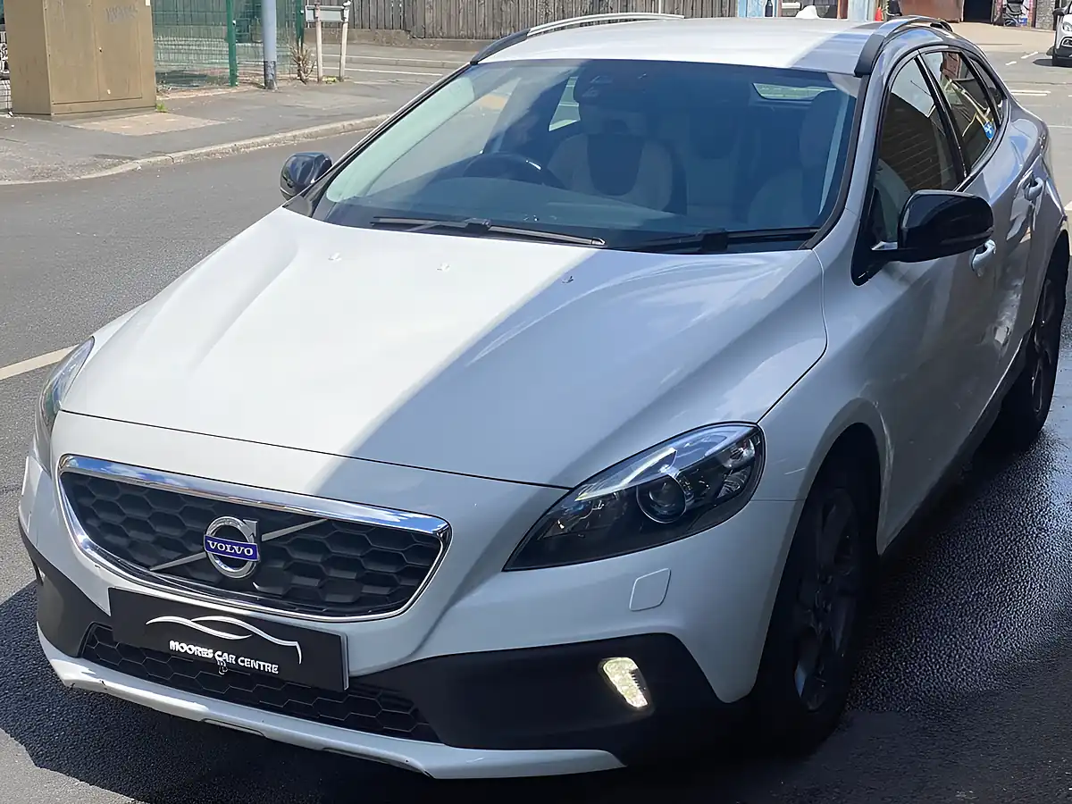 Used 2014 Volvo V40 Cross Country Lux White - Interior and Exterior details 2