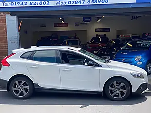 Used 2014 Volvo V40 Cross Country Lux White - Interior and Exterior details 6