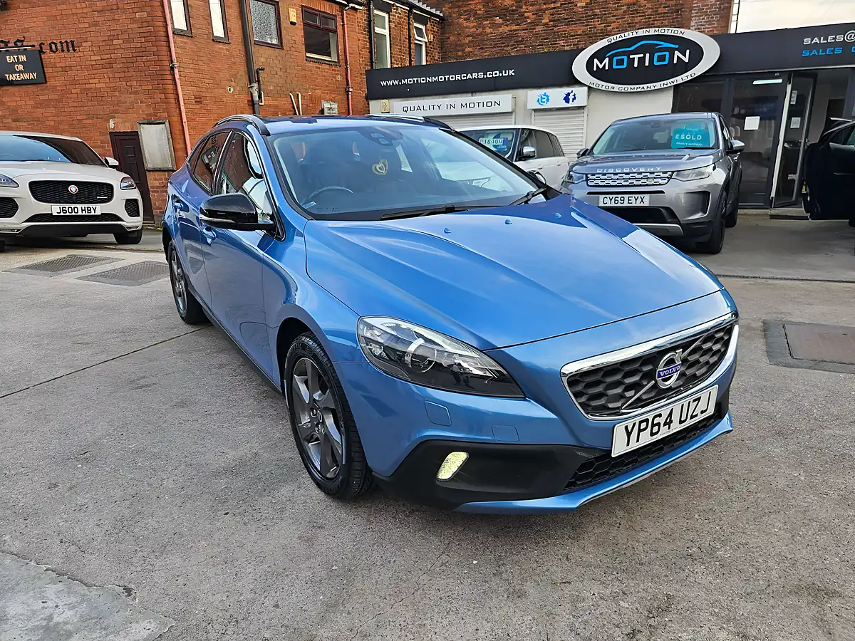 Used 2014 Volvo V40 Cross Country Luxury Power Blue - Interior and Exterior details 15