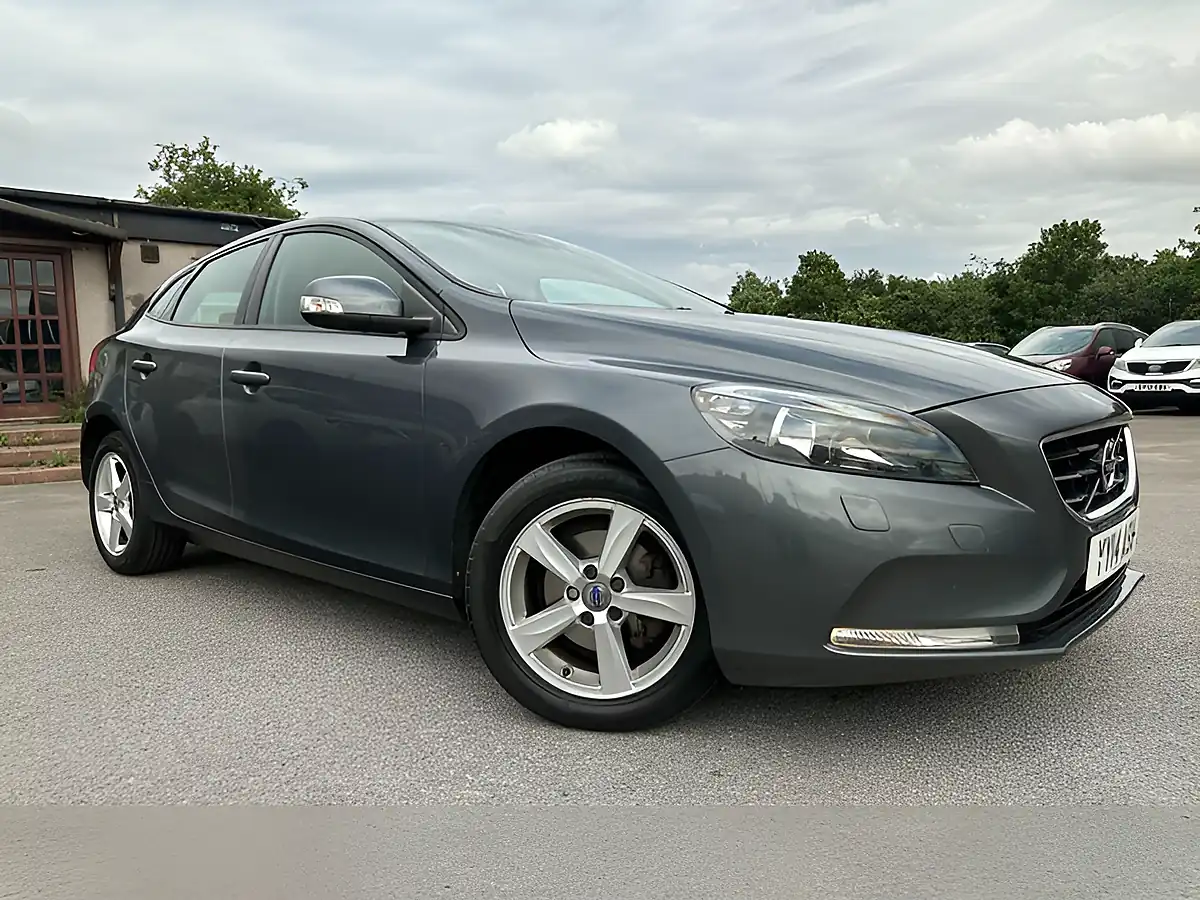 Used 2014 Volvo V40 Es Grey - Front View