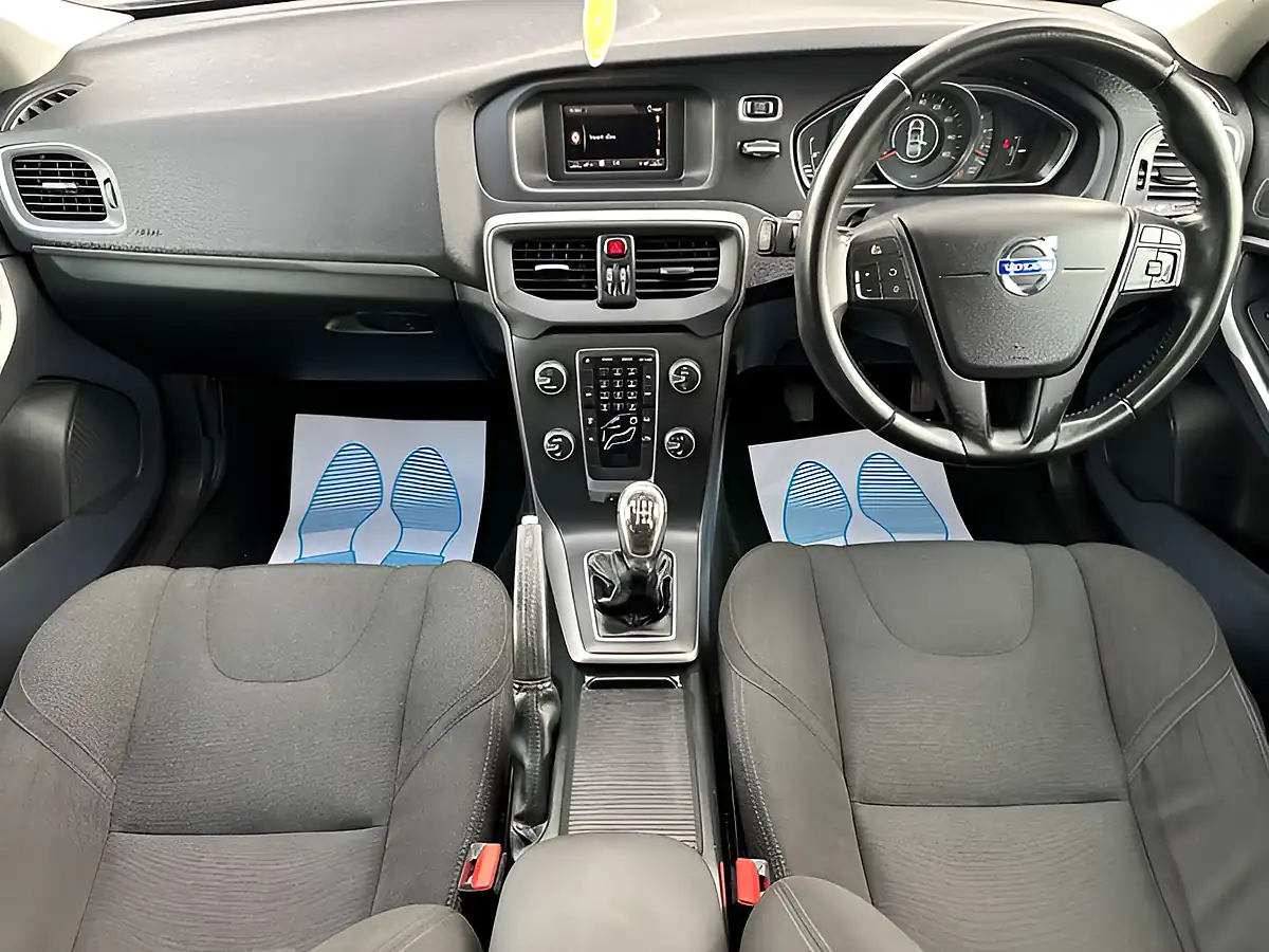 Used 2014 Volvo V40 Es Grey - Interior and Exterior details 18