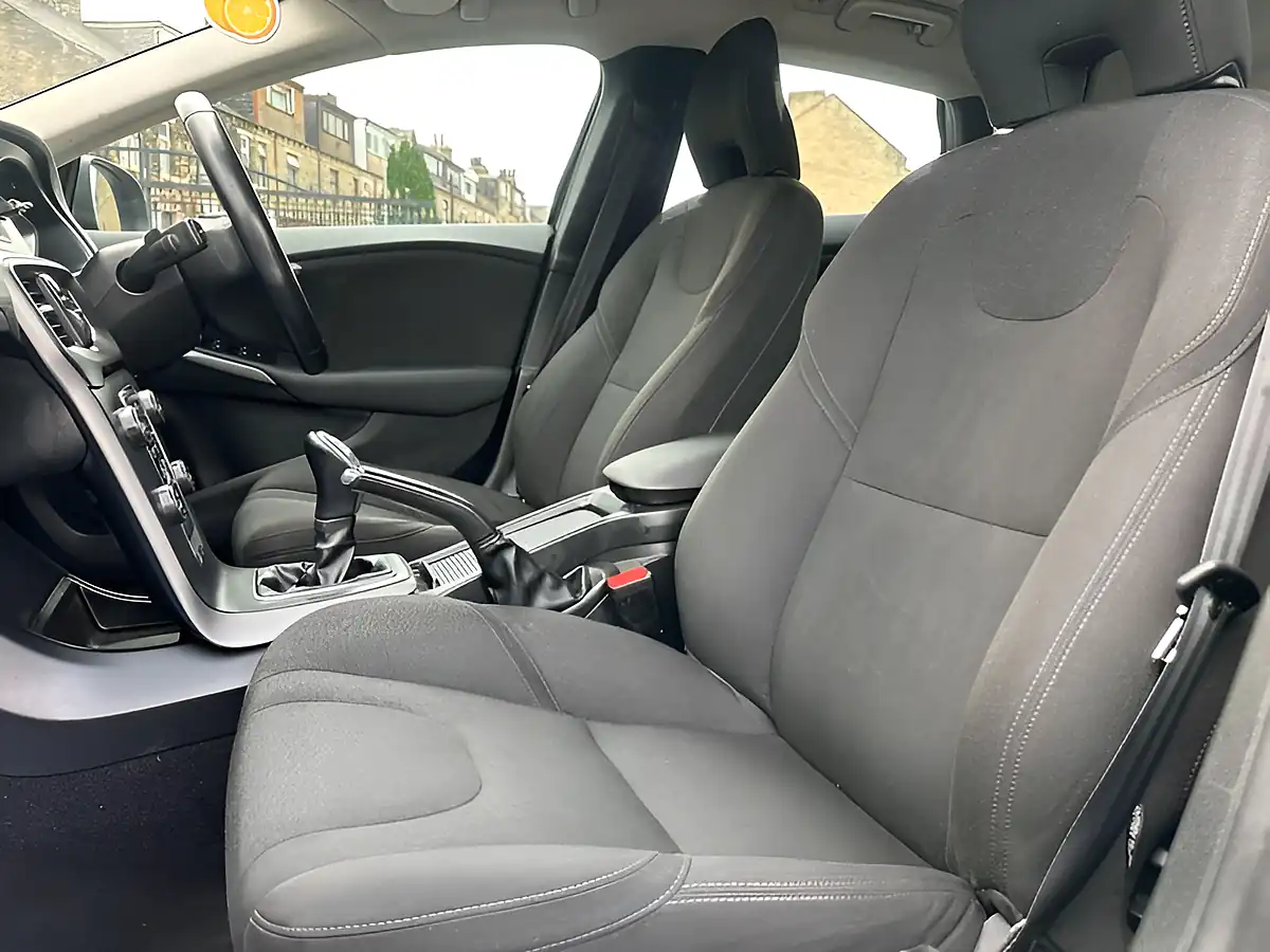 Used 2014 Volvo V40 Es Grey - Interior and Exterior details 20