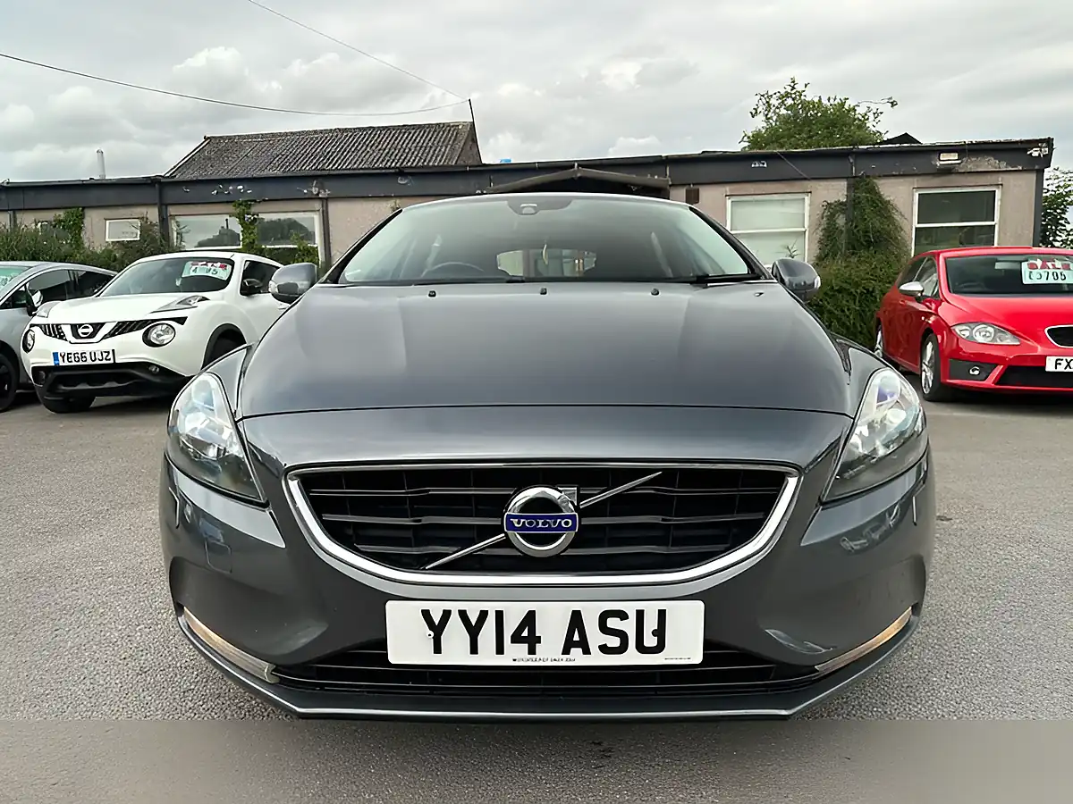 Used 2014 Volvo V40 Es Grey - Interior and Exterior details 3