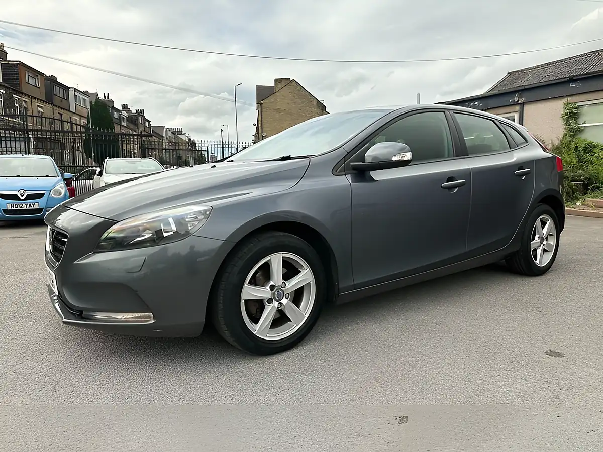 Used 2014 Volvo V40 Es Grey - Interior and Exterior details 4