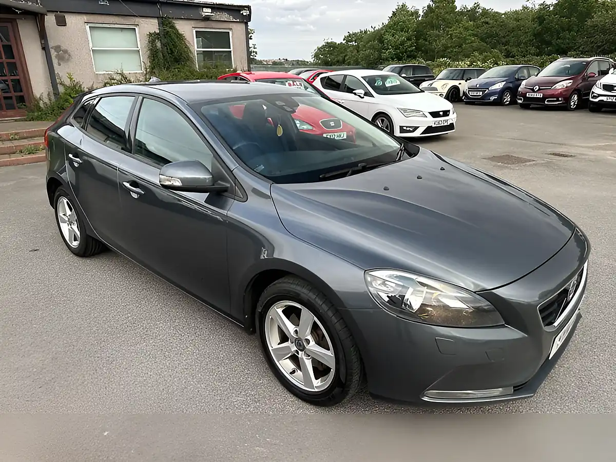 Used 2014 Volvo V40 Es Grey - Interior and Exterior details 7