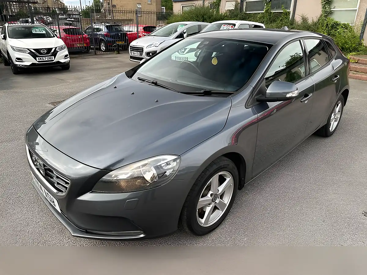 Used 2014 Volvo V40 Es Grey - Interior and Exterior details 8