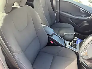 Used 2014 Volvo V40 Es Nav Red - Interior and Exterior details 18