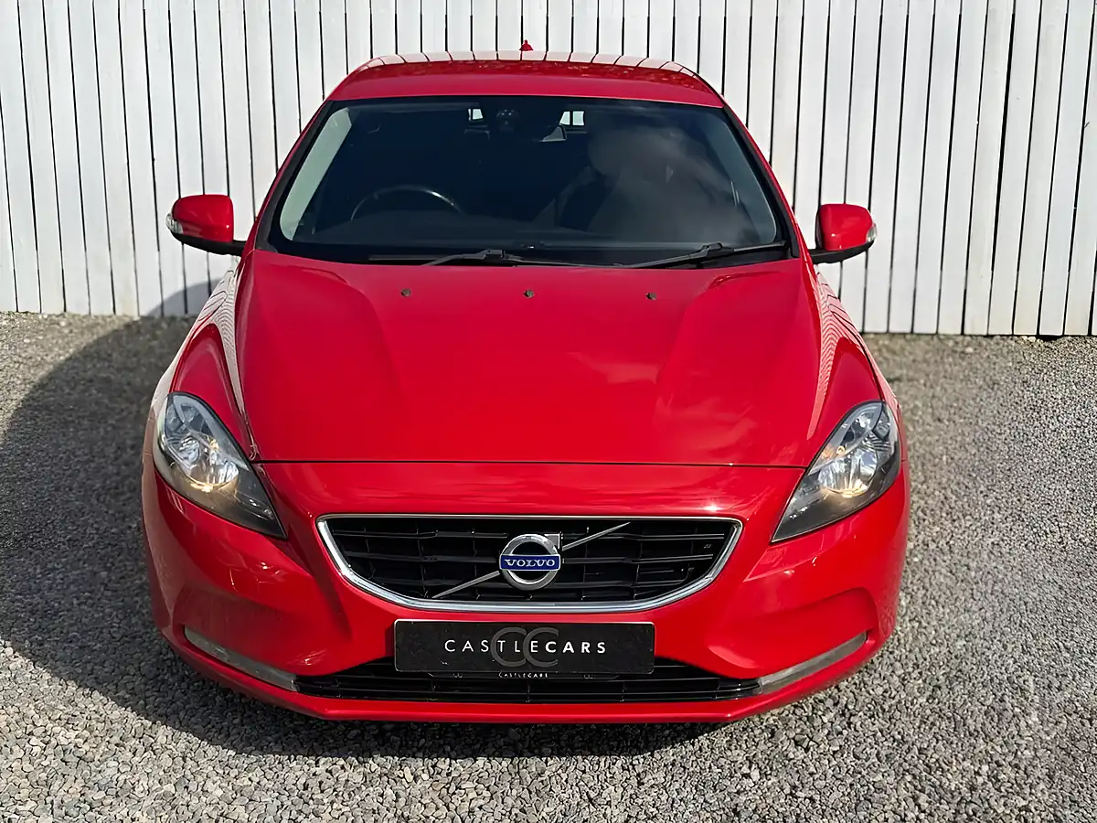 Used 2014 Volvo V40 Es Nav Red - Interior and Exterior details 3