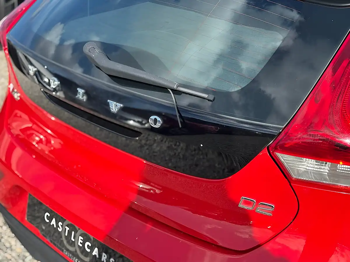 Used 2014 Volvo V40 Es Nav Red - Interior and Exterior details 8