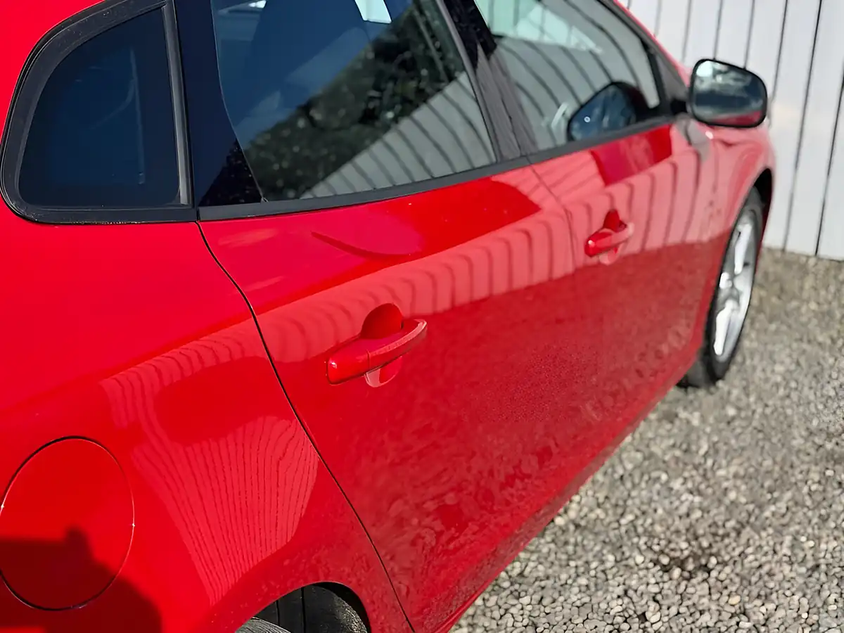 Used 2014 Volvo V40 Es Nav Red - Interior and Exterior details 9