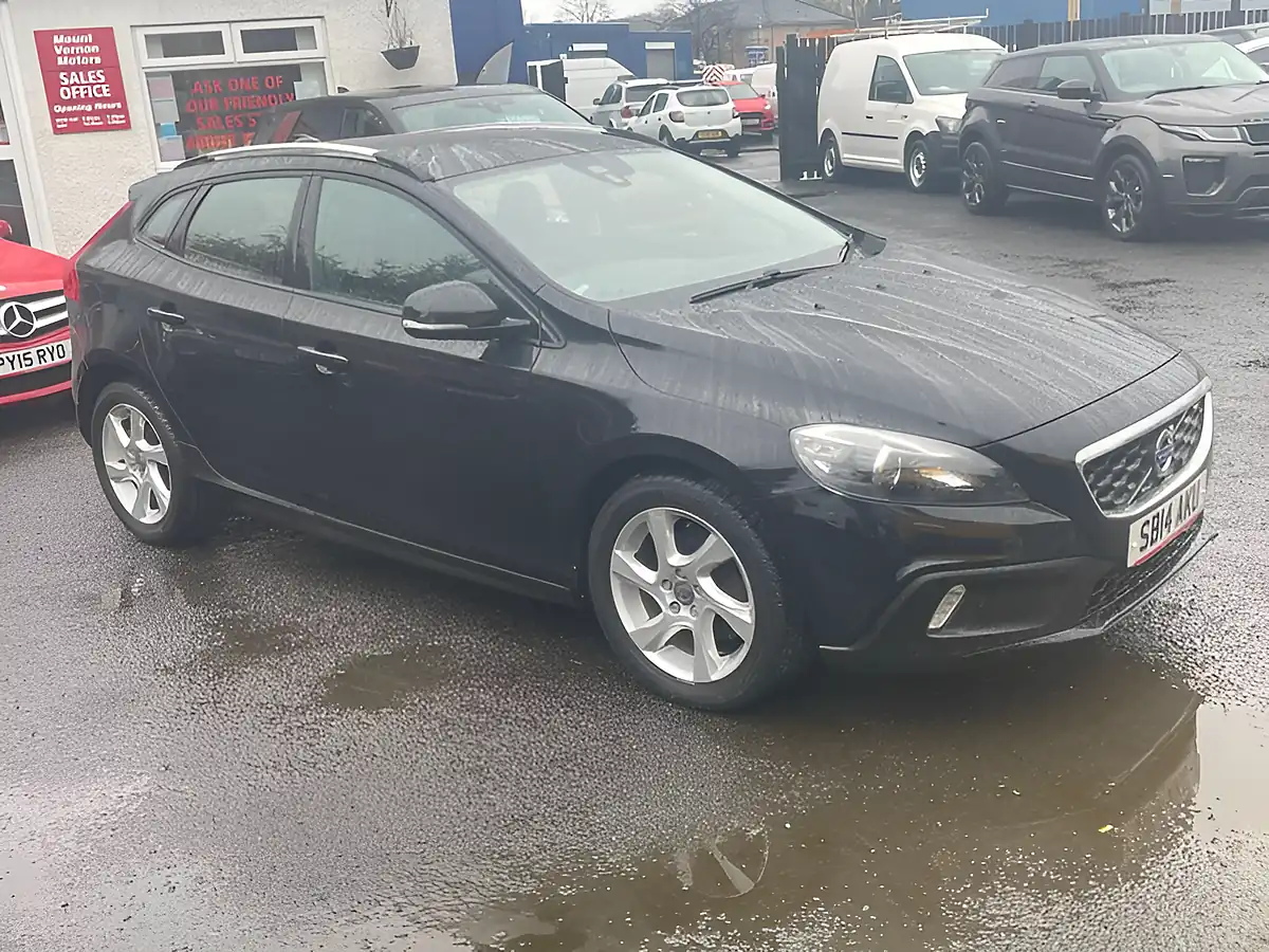 Used 2014 Volvo V40 Lux Black - Interior and Exterior details 10