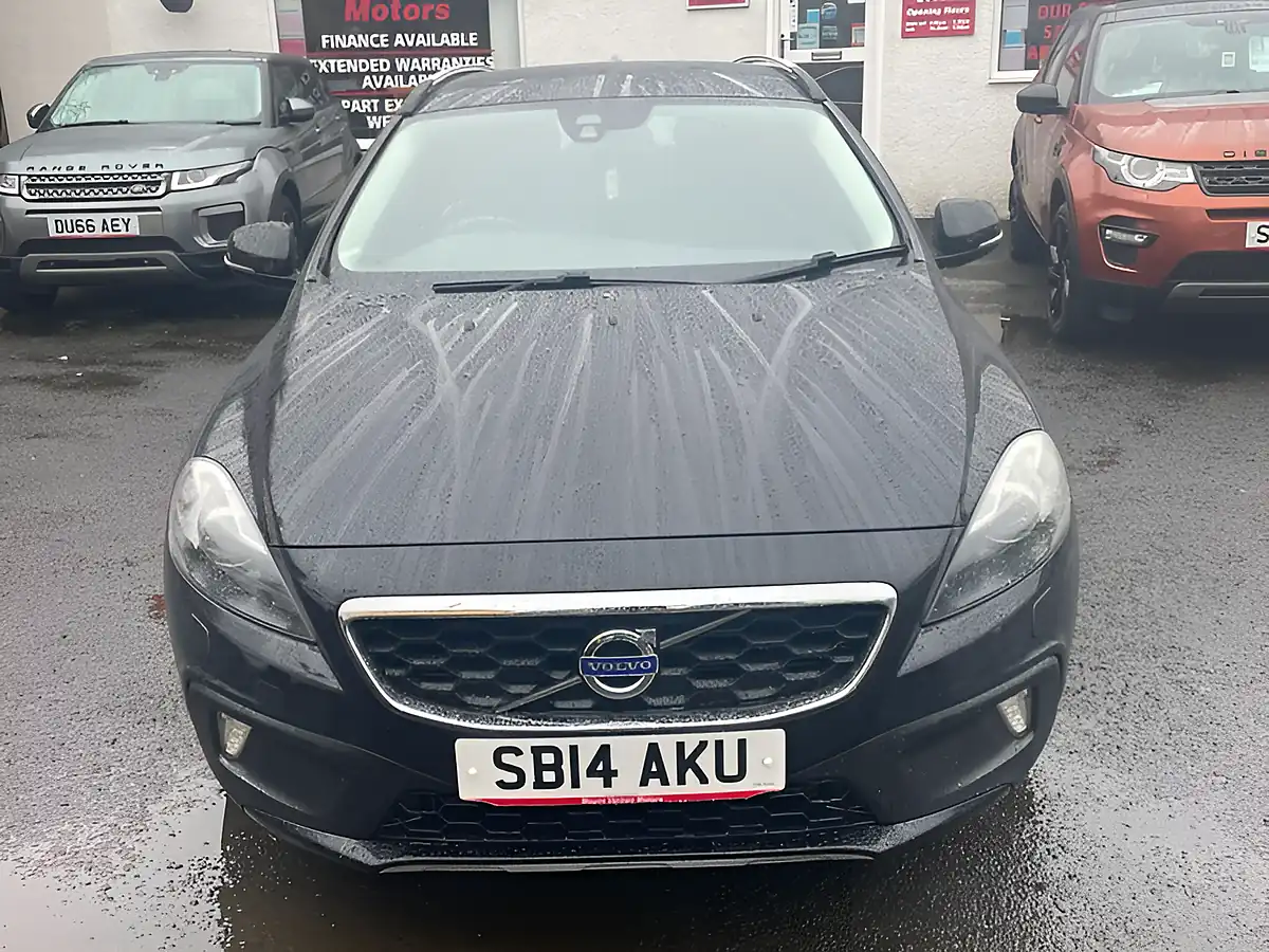 Used 2014 Volvo V40 Lux Black - Interior and Exterior details 11