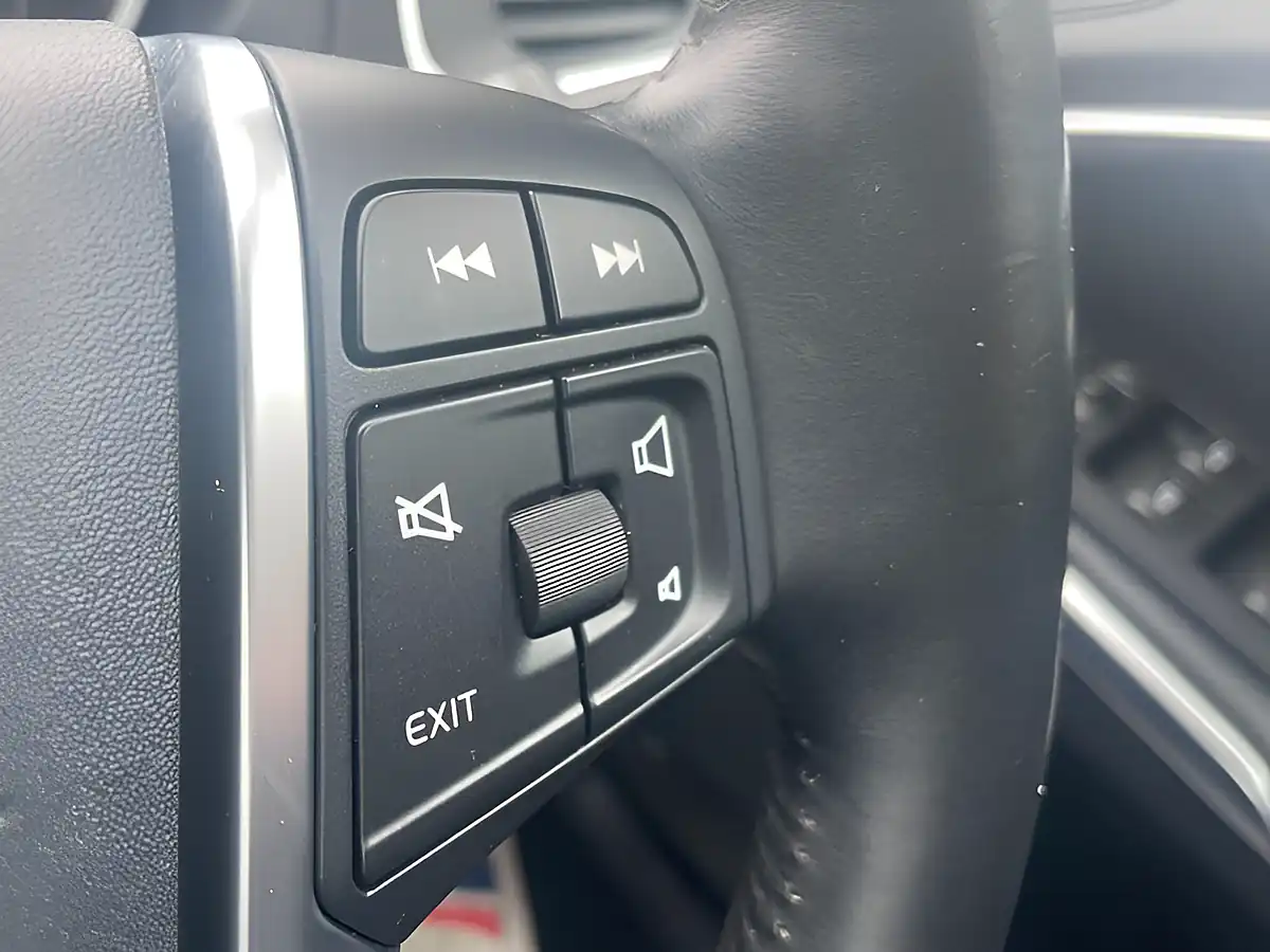 Used 2014 Volvo V40 Lux Black - Interior and Exterior details 16