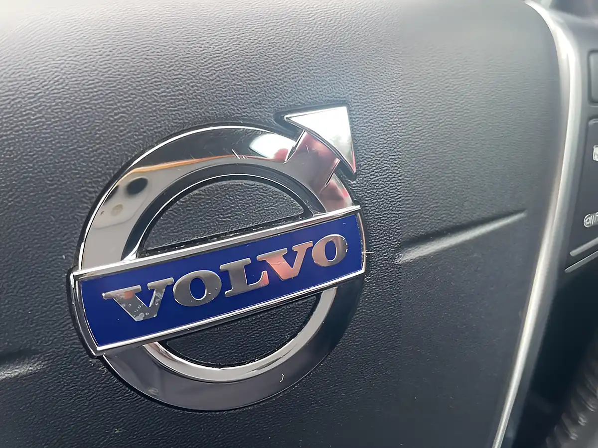 Used 2014 Volvo V40 Lux Black - Interior and Exterior details 17