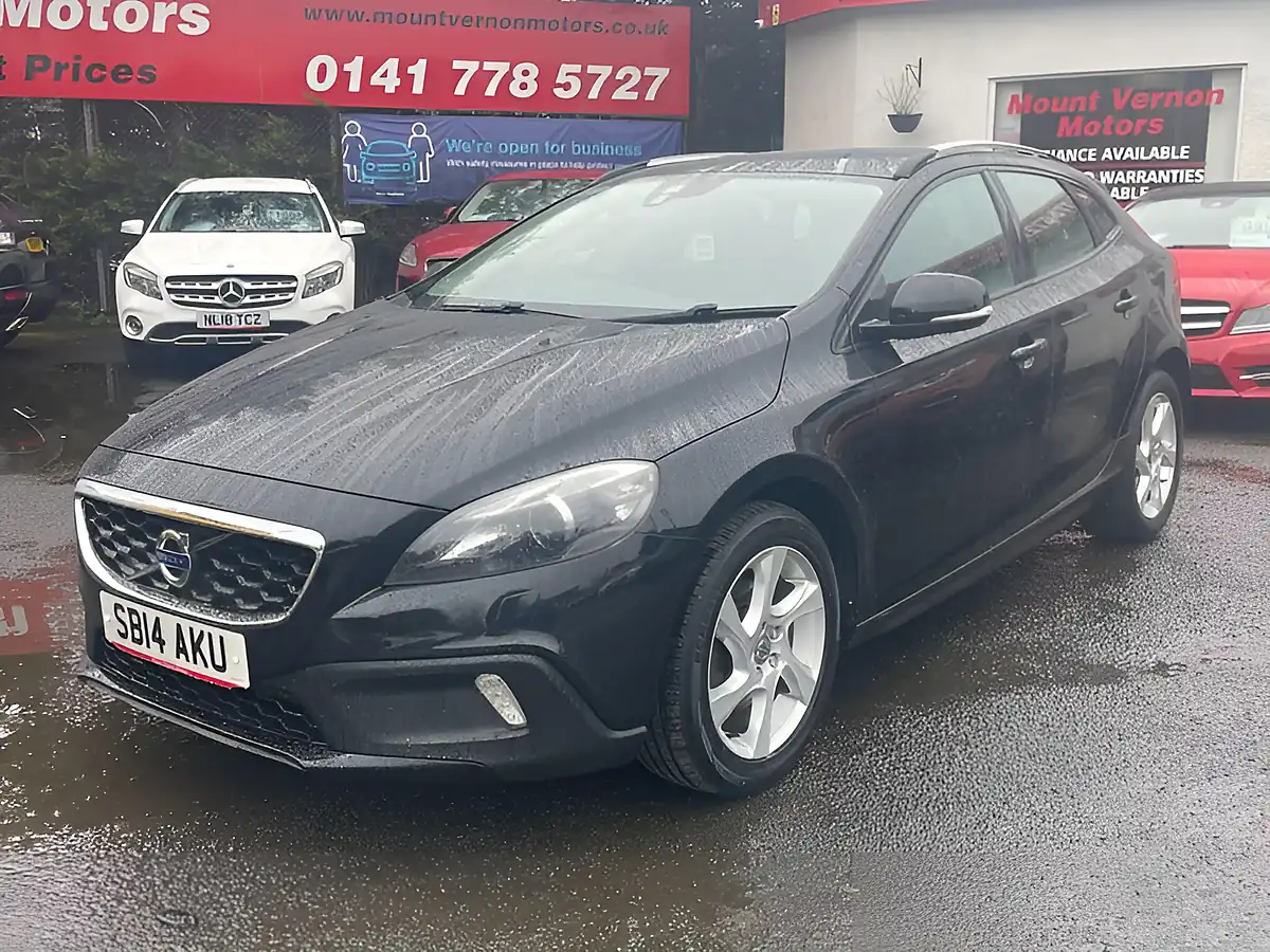 Used 2014 Volvo V40 Lux Black - Interior and Exterior details 4