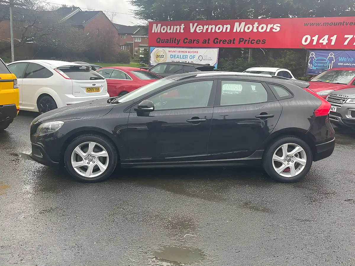 Used 2014 Volvo V40 Lux Black - Interior and Exterior details 5