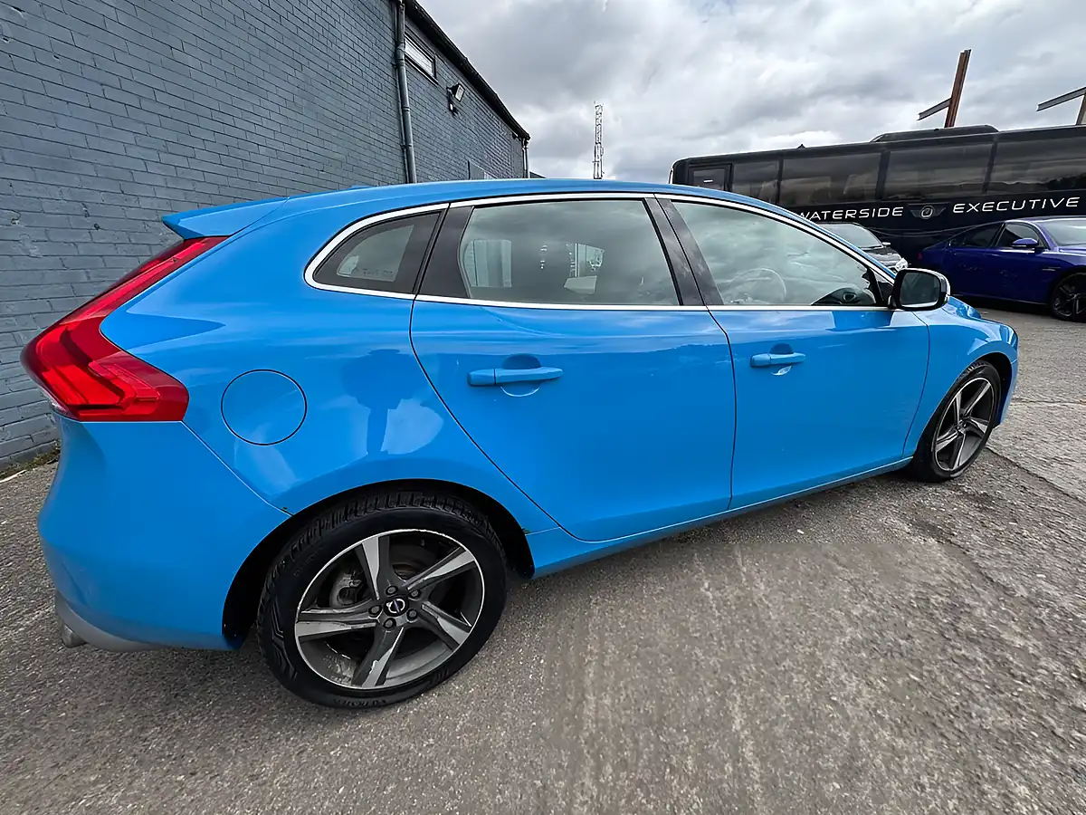 Used 2014 Volvo V40 R-Design Blue - Interior and Exterior details 11