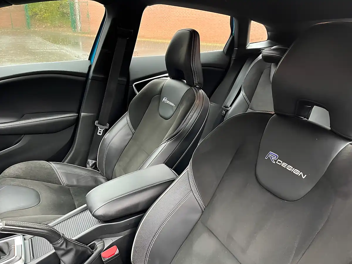 Used 2014 Volvo V40 R-Design Caspian Blue - Interior and Exterior details 10