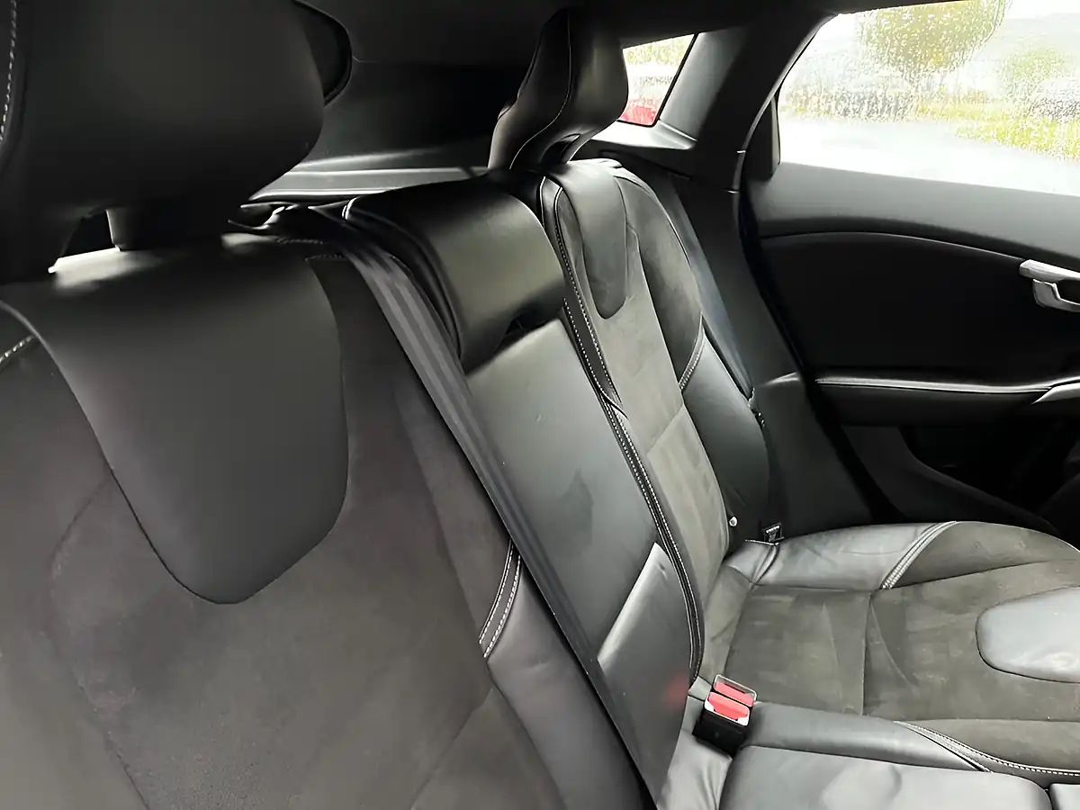 Used 2014 Volvo V40 R-Design Caspian Blue - Interior and Exterior details 11
