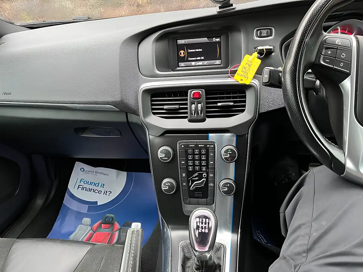 Used 2014 Volvo V40 R-Design Caspian Blue - Interior and Exterior details 14