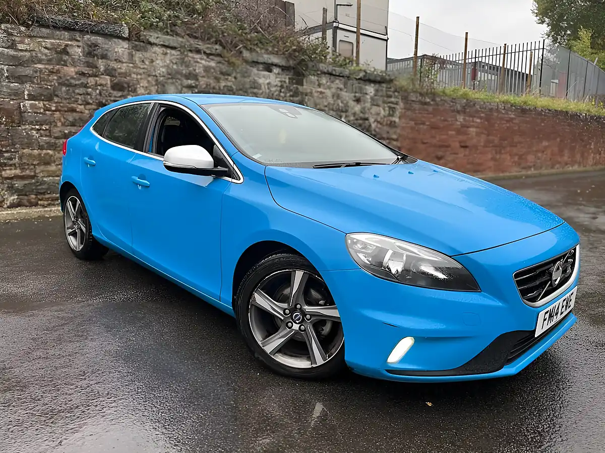 Used 2014 Volvo V40 R-Design Caspian Blue - Interior and Exterior details 3
