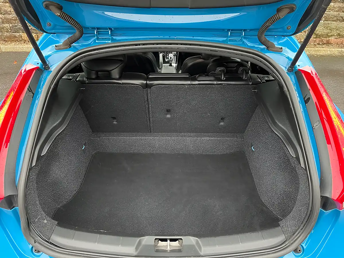 Used 2014 Volvo V40 R-Design Caspian Blue - Interior and Exterior details 8