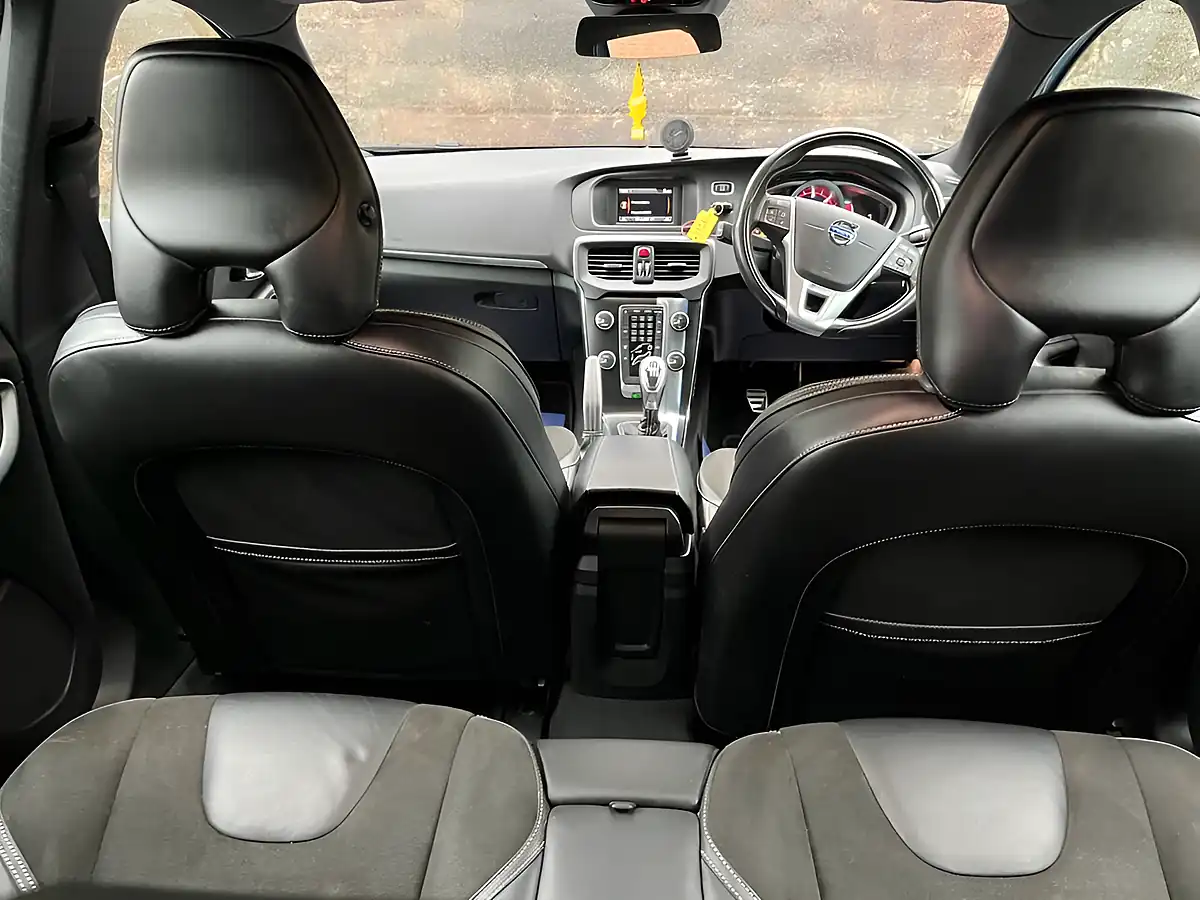 Used 2014 Volvo V40 R-Design Caspian Blue - Interior and Exterior details 9