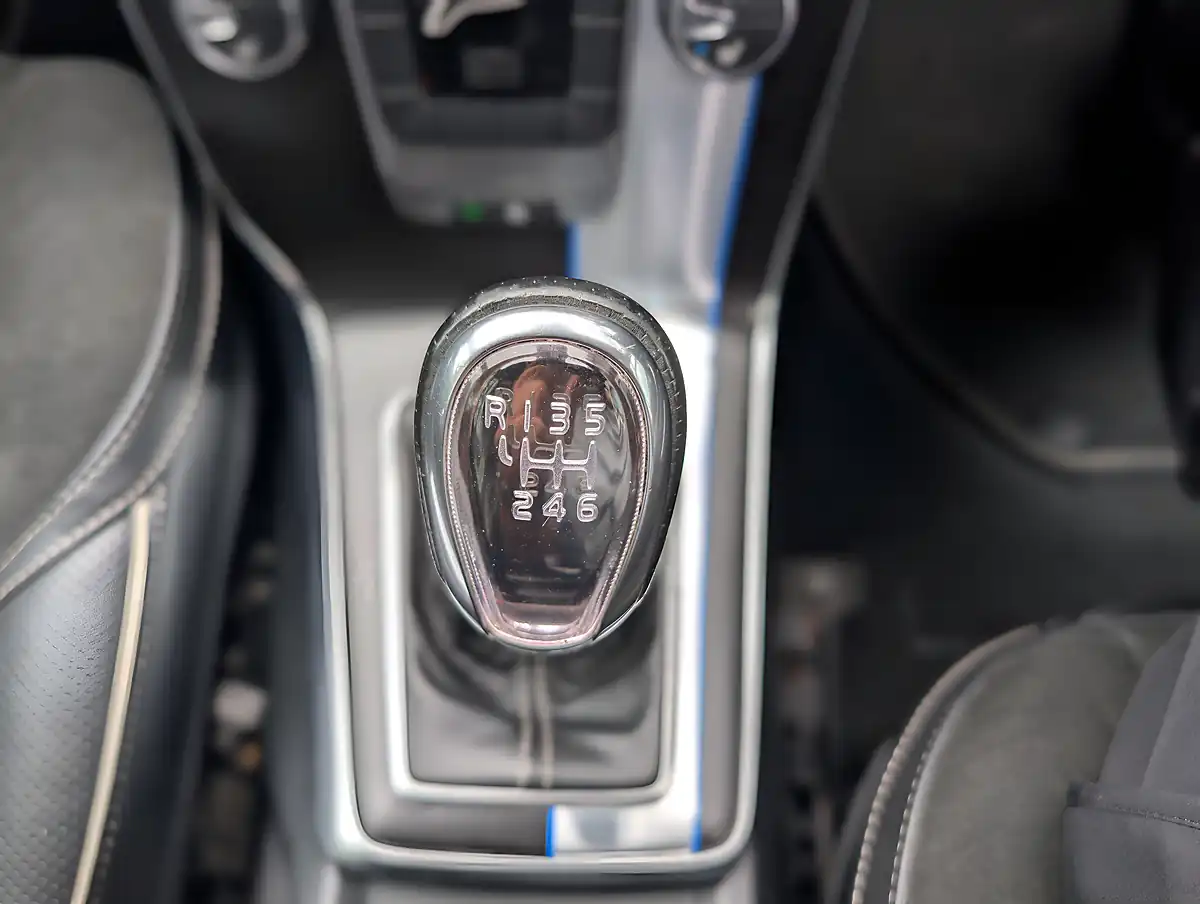 Used 2014 Volvo V40 R-Design - Interior and Exterior details 10